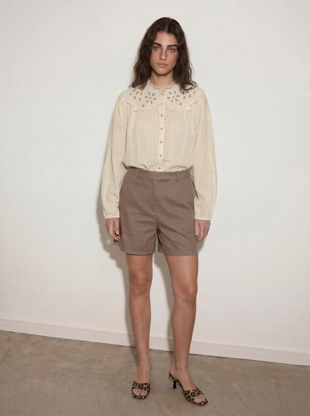 Chemise Lumi - Chemise Fluide avec Col en Broderie Anglaise