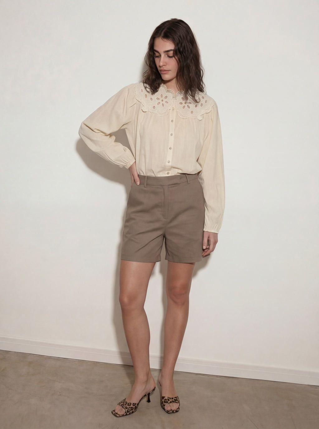 Chemise Lumi - Chemise Fluide avec Col en Broderie Anglaise